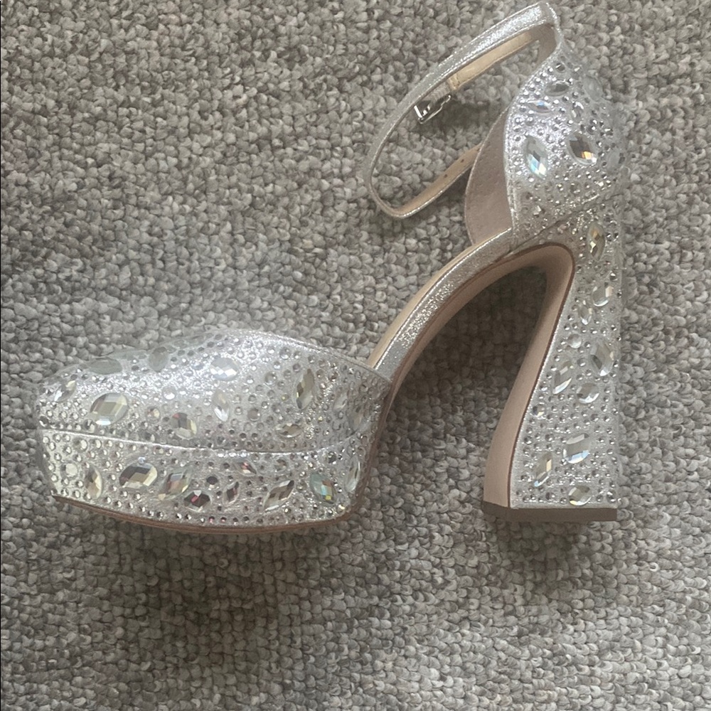 New with tags Jessica Simpson platform heels!!! Never worn! 💕